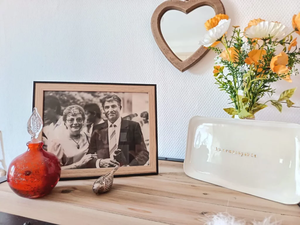 Portrait des grands-parents de Christine Dudon-Véziat, exposé au Pôle Holistique d’Alénya